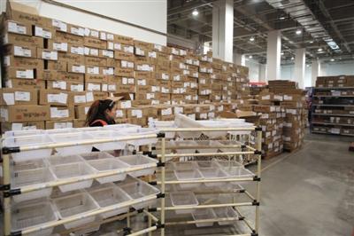 菜鳥網(wǎng)絡(luò)武清園區(qū)華北貨倉，日均單量已經(jīng)超過10萬單