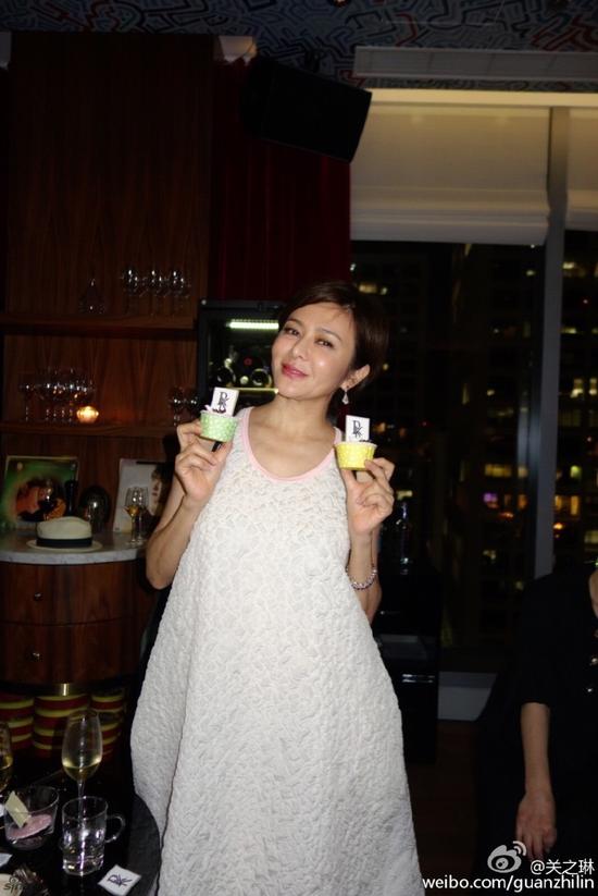 關(guān)之琳被曝搬出富豪男友家 關(guān)之琳被曝搬出富豪男友家