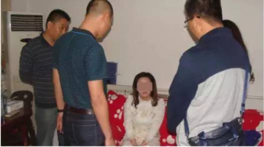 警方抓捕嫌疑人龐某衛(wèi)現(xiàn)場(chǎng)。警方供圖