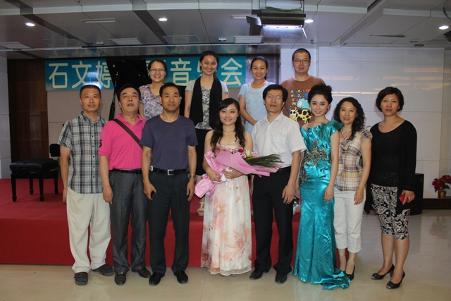 工作人員合影留念 工作人員合影留念