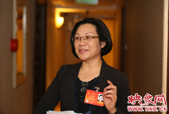 全國(guó)人大代表、商丘市實(shí)驗(yàn)小學(xué)校長(zhǎng)高阿莉做客映象網(wǎng)兩會(huì)微視。