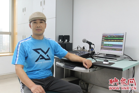 《海天說法》主持人海天 《海天說法》主持人海天