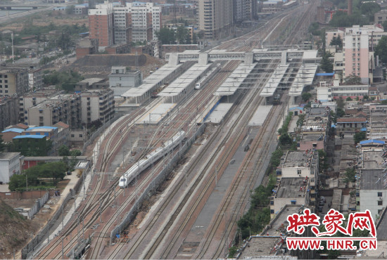 本次運行試驗由2列CRH2A型動車組擔當，計劃試驗速度為每小時200公里。