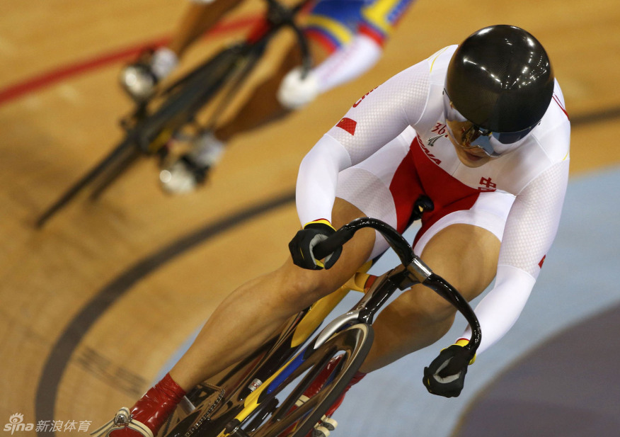 郭爽角逐場(chǎng)地自行車(chē)爭(zhēng)先賽