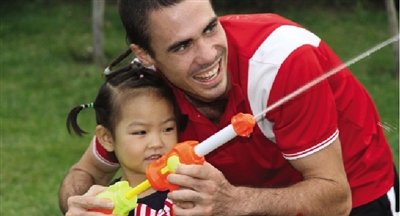 登封3歲女娃會說兩國話 每天聽兩個(gè)小時(shí)法語