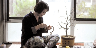 辭掉月薪上萬(wàn)工作 26歲女生當(dāng)了小皮匠 辭掉月薪上萬(wàn)工作 26歲女生當(dāng)了小皮匠