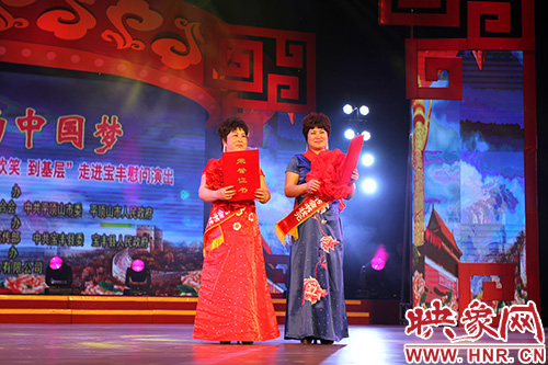 馬街書會圓滿落幕黃艷芳王雪會1.6萬元獲書狀元 馬街書會圓滿落幕黃艷芳王雪會1.6萬元獲書狀元