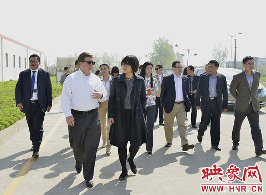 中美兩國商會代表團參觀雙匯并座談交流 中美兩國商會代表團參觀雙匯并座談交流