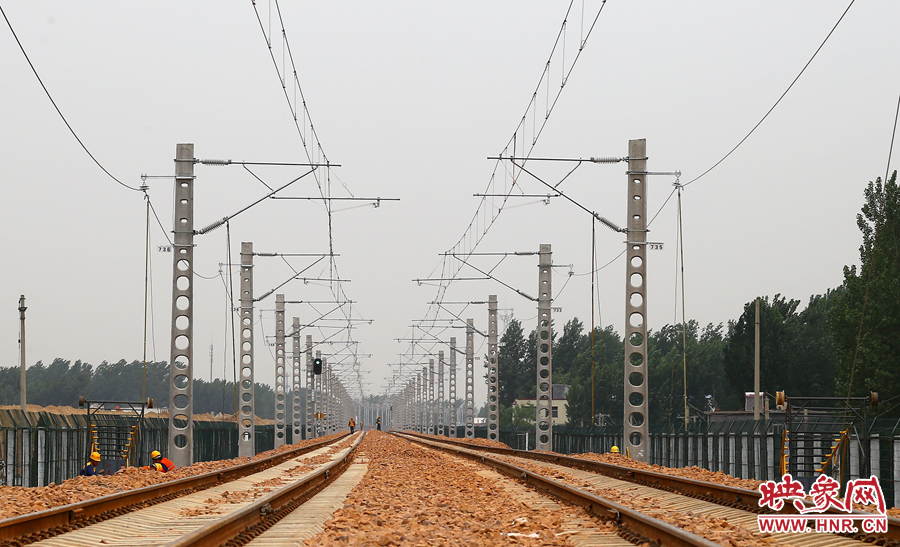 上午11點左右，移軌完成