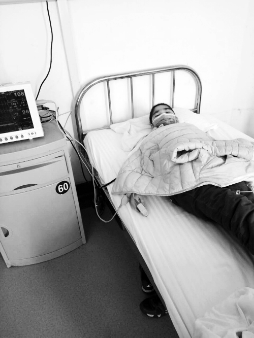 為給患病弟弟省錢治病 90后女大學(xué)生成校園“拾荒匠” 為給患病弟弟省錢治病 90后女大學(xué)生成校園“拾荒匠”