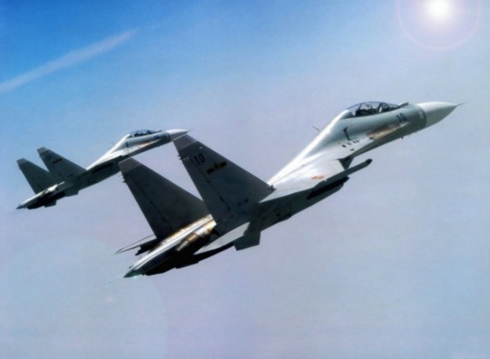 資料圖：解放軍蘇-30戰(zhàn)機(jī)。