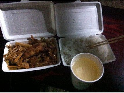 黃山景區(qū)禁售泡面只賣45元盒飯 稱怕破壞環(huán)境 黃山景區(qū)禁售泡面只賣45元盒飯 稱怕破壞環(huán)境