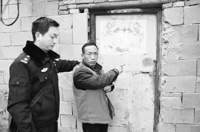 　嫌犯指認(rèn)藏匿兒童的地點(diǎn)。