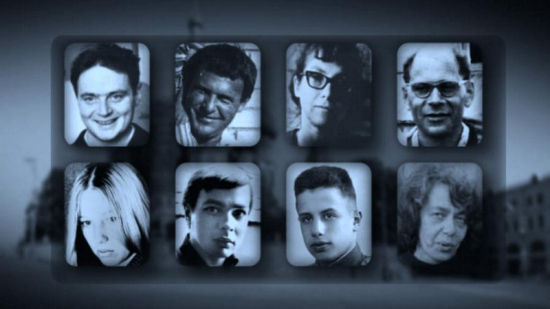 集會者打出與45年前抗議集會相同的標(biāo)語“為了你們和我們的自由”。