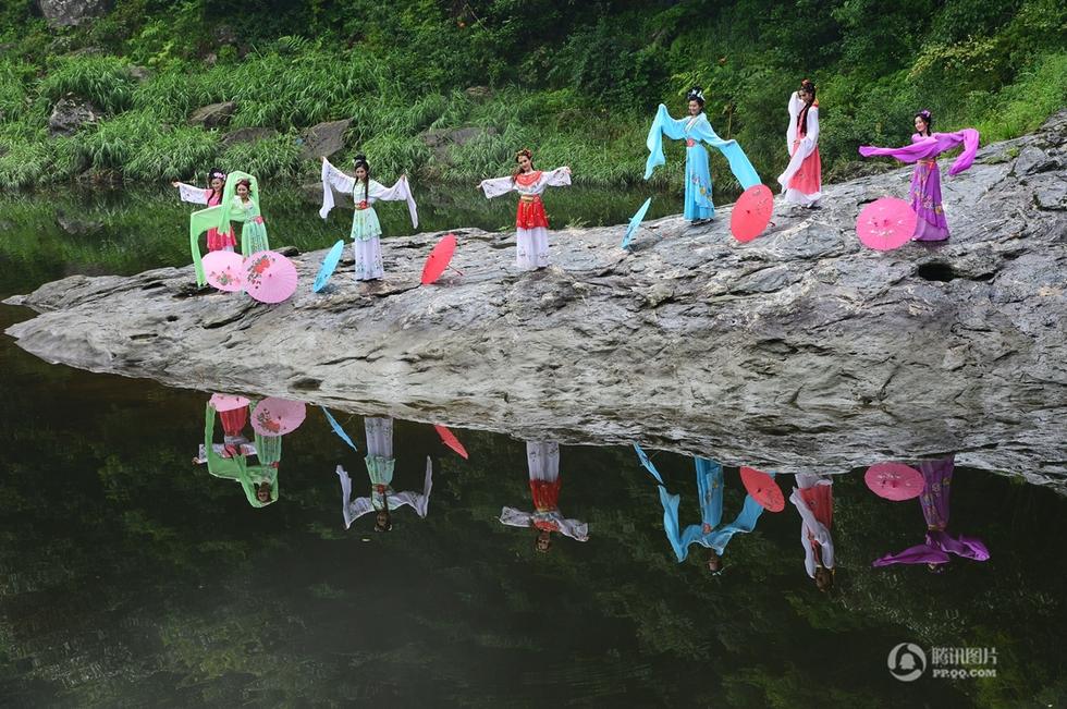 安徽金寨“七仙女”飄進(jìn)大峽谷 安徽金寨“七仙女”飄進(jìn)大峽谷