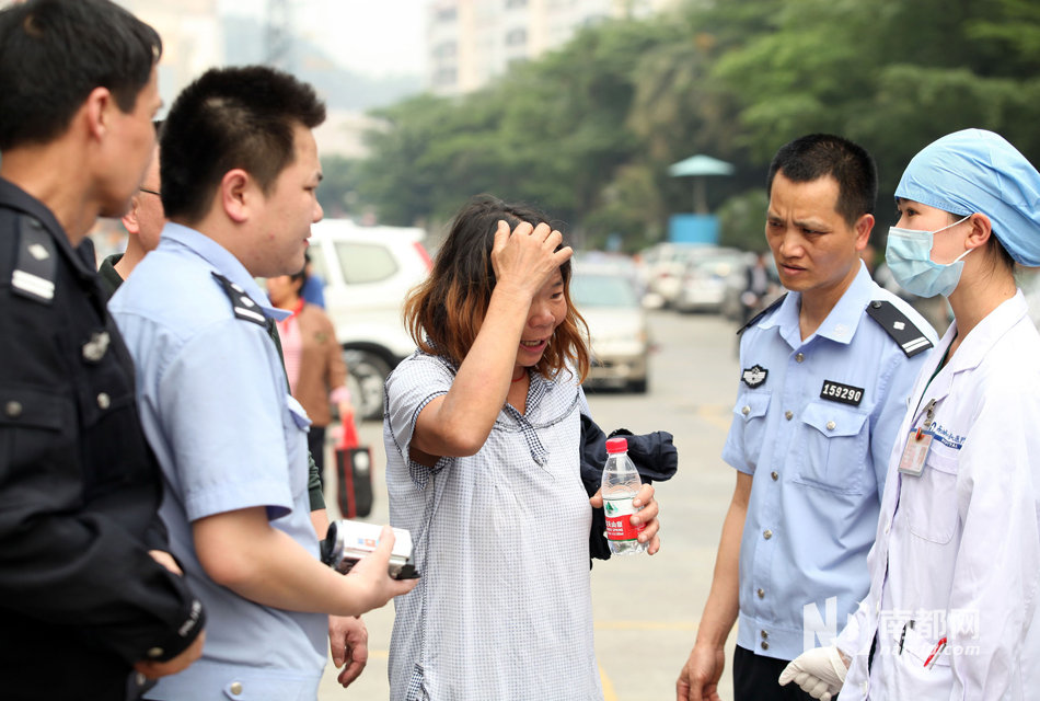 女子脫衣跳樓討薪 女子脫衣跳樓討薪
