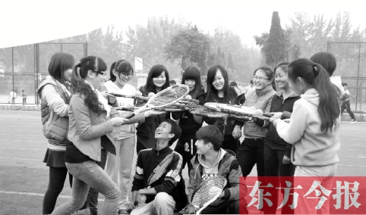 高校妹子逆襲:我人多我驕傲 高校妹子逆襲:我人多我驕傲