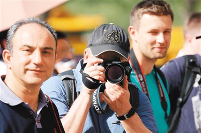 外國(guó)攝影師鏡頭下的四九城:故宮尋歷史 金融街品現(xiàn)代 外國(guó)攝影師鏡頭下的四九城:故宮尋歷史 金融街品現(xiàn)代