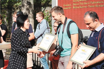 外國(guó)攝影師鏡頭下的四九城:故宮尋歷史 金融街品現(xiàn)代 外國(guó)攝影師鏡頭下的四九城:故宮尋歷史 金融街品現(xiàn)代