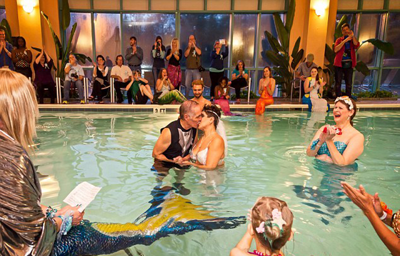 美國舉辦美人魚大會 超300名"人魚"盛裝參加 美國舉辦美人魚大會 超300名"人魚"盛裝參加