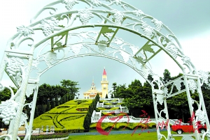 龍鳳山莊有歐式古堡。