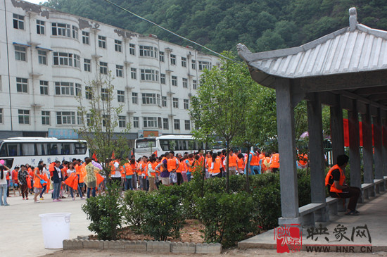 王屋山漂流盛大開漂 全國(guó)近千家旅行社激情體驗(yàn) 王屋山漂流盛大開漂 全國(guó)近千家旅行社激情體驗(yàn)