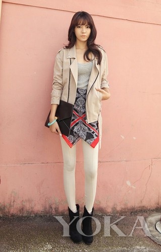 寒冬PK內(nèi)秀時尚 輕薄圍巾是主角(6) 寒冬PK內(nèi)秀時尚 輕薄圍巾是主角(6)