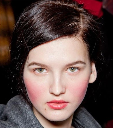 色彩+刷法 心機腮紅提升超萌系數(shù) 色彩+刷法 心機腮紅提升超萌系數(shù)