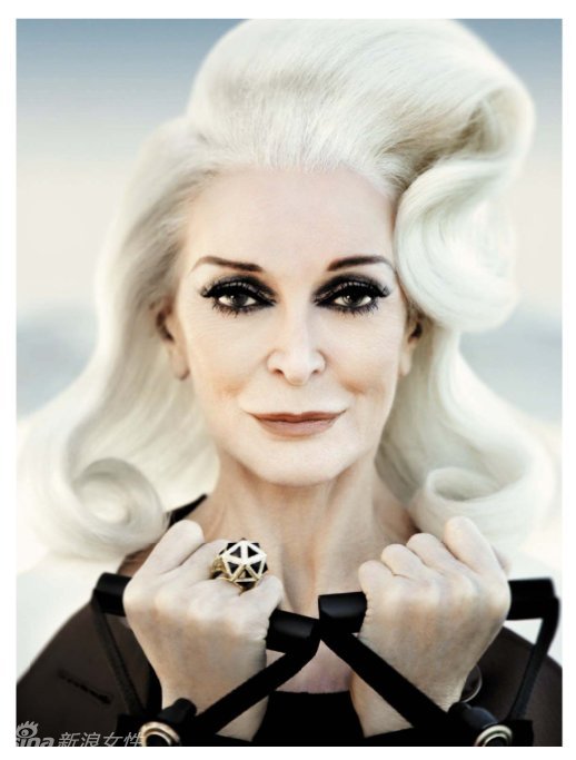 82歲時尚女魔頭領銜 名模健身體操大片 82歲時尚女魔頭領銜 名模健身體操大片