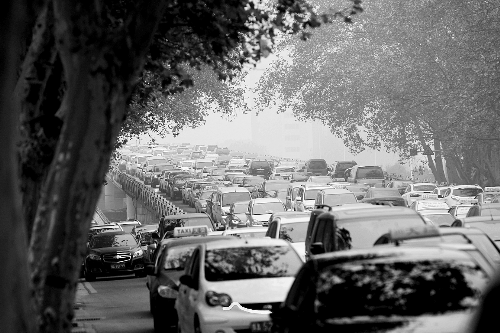 市區(qū)機(jī)動車保有量達(dá)130萬輛 市區(qū)機(jī)動車保有量達(dá)130萬輛