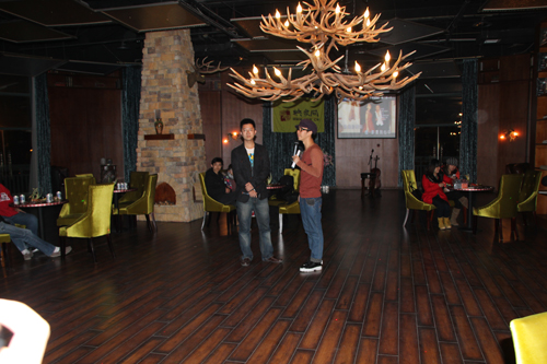 映象網(wǎng)娛樂(lè)頻道主編與電臺(tái)主持人晨風(fēng) 映象網(wǎng)娛樂(lè)頻道主編與電臺(tái)主持人晨風(fēng)