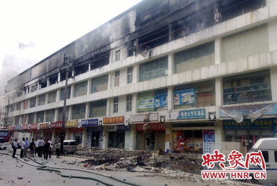 圖為火災(zāi)現(xiàn)場(chǎng)