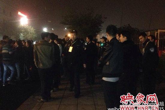 11月1日深夜，鄭州鄭東新區(qū)夜總會“皇家一號”被查處。網(wǎng)友供圖