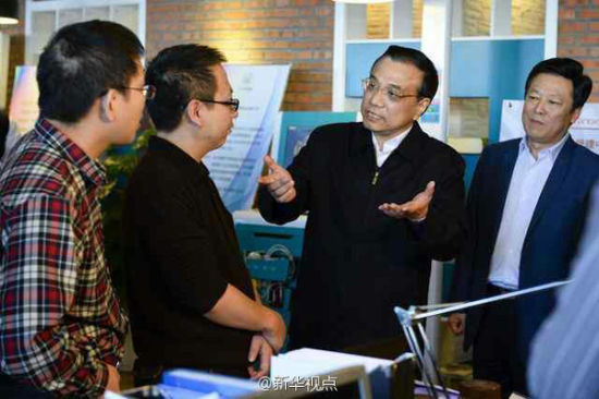 李克強(qiáng)在天津?yàn)I海新區(qū)考察 李克強(qiáng)在天津?yàn)I海新區(qū)考察