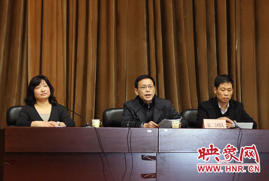 第二組競(jìng)聘團(tuán)隊(duì)，胡士才（中）朱金星（右）趙瑞瑩（左）。