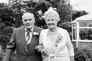 克萊門特和妻子希瑟。人民網照片