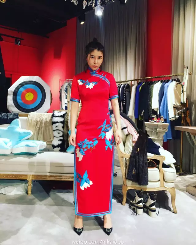 上海一女子自曝每月開銷12萬,被網(wǎng)友罵上頭條！