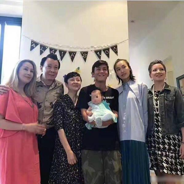 陳冠希女兒首曝光 陳冠希女友是誰？秦舒培個人資料照片家庭背景