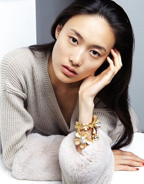 陳冠希女兒首曝光 陳冠希女友是誰？秦舒培個人資料照片家庭背景