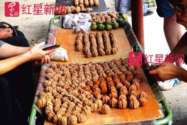 文玩核桃遇冷由幾萬一對降到5元沒人要？商戶否認