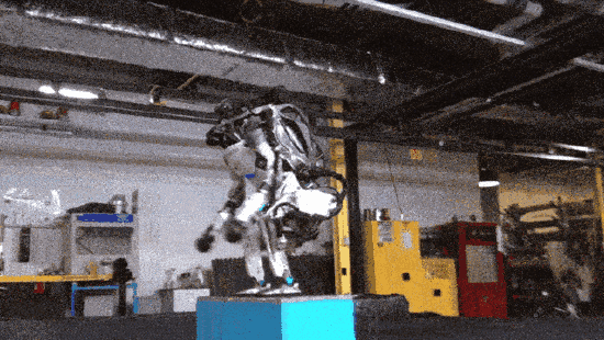 人形機器人阿特拉斯會后空翻了 網(wǎng)友:細(xì)思極恐