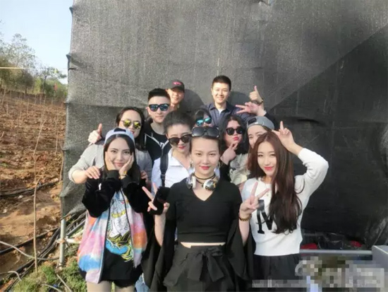 能認(rèn)出幾位超女？王佳月和其他兩位超女本周就要前往長沙咯