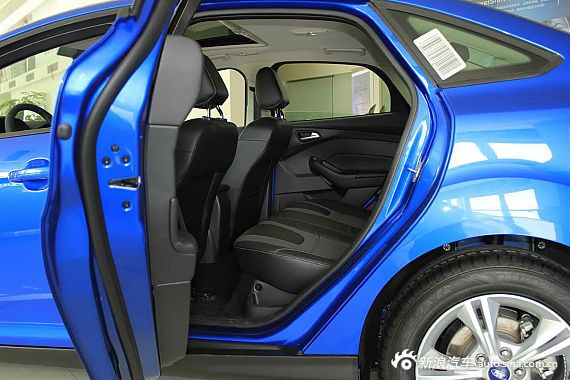 　福克斯兩廂經(jīng)典1.8MT 時(shí)尚型