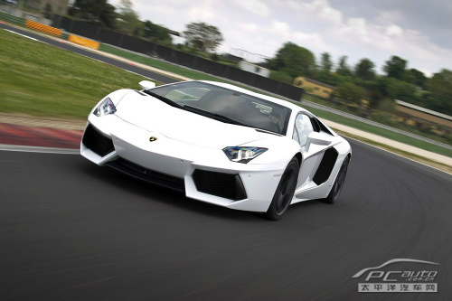 蘭博基尼將推史上最快車(chē)型 日內(nèi)瓦亮相 蘭博基尼將推史上最快車(chē)型 日內(nèi)瓦亮相