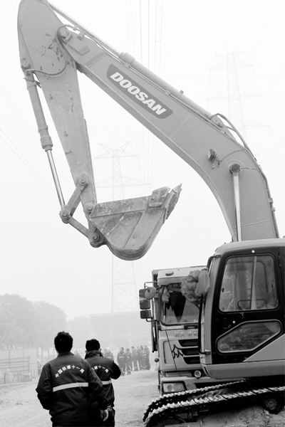 昨天，鄭州地鐵5號線配套工程在鄭州市西站路開工