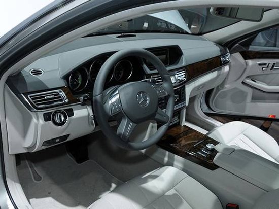 奔馳E級(jí) 奔馳E級(jí)