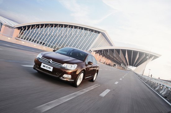 東風(fēng)雪鐵龍新C5 東風(fēng)雪鐵龍新C5