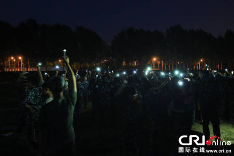 長(zhǎng)春近千人湊成巨大愛(ài)心向女同學(xué)求愛(ài)