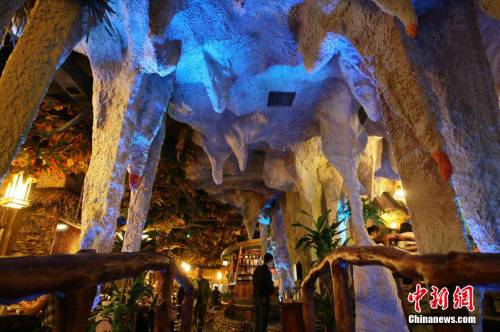 重慶現(xiàn)“溶洞”style火鍋館受追捧 重慶現(xiàn)“溶洞”style火鍋館受追捧