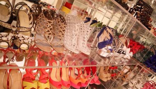 王婧奢華衣櫥遭曝光 名牌鞋四五百雙 王婧奢華衣櫥遭曝光 名牌鞋四五百雙